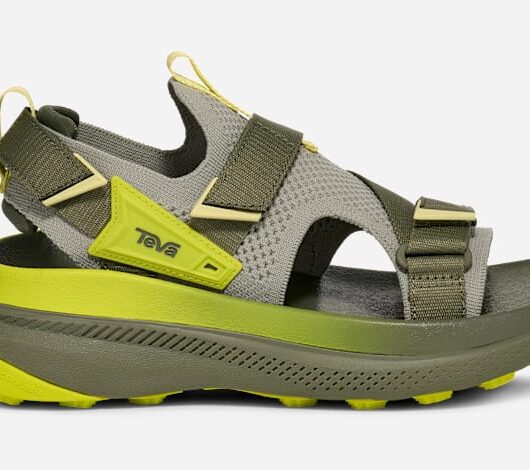 Women's TEVA Aventrail Trail Running Sandals in Seagrass/Pale Lime Yellow, Size 9